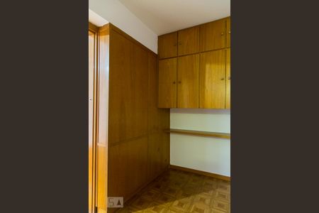 Quarto de apartamento para alugar com 3 quartos, 60m² em Parque Imperial, São Paulo