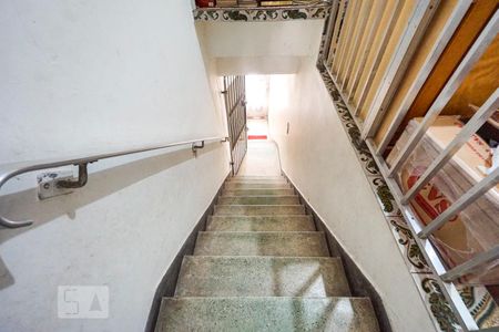 Casa à venda com 300m², 6 quartos e 3 vagasEscada casa 01