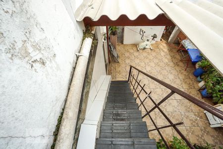 Casa à venda com 300m², 6 quartos e 3 vagasEscada casa 03