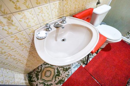 Pia de casa à venda com 6 quartos, 300m² em Vila Carrão, São Paulo