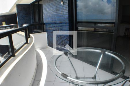Área com varanda e vista para o mar de apartamento para alugar com 1 quarto, 60m² em Armação, Salvador