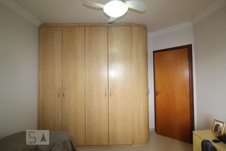 Apartamento à venda com 120m², 3 quartos e 3 vagasQuarto 2