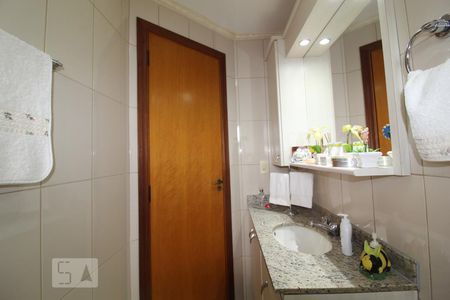 Apartamento à venda com 120m², 3 quartos e 3 vagasBanheiro 2 social
