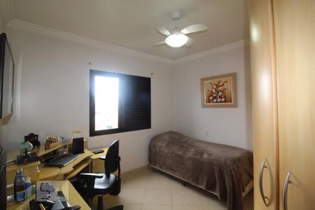 Apartamento à venda com 120m², 3 quartos e 3 vagasQuarto 2