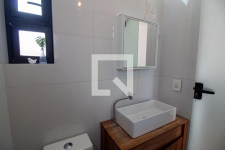 Casa à venda com 170m², 3 quartos e 1 vaga Casa à venda com 170m², 3 quartos e 1 vagaBanheiro 1