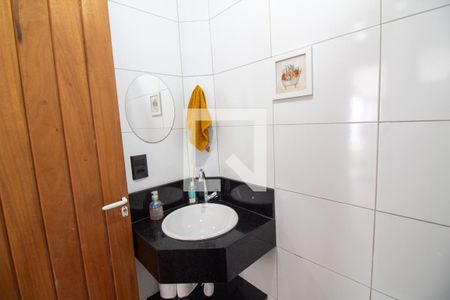 Casa à venda com 170m², 3 quartos e 1 vaga Casa à venda com 170m², 3 quartos e 1 vagaBanheiro 2