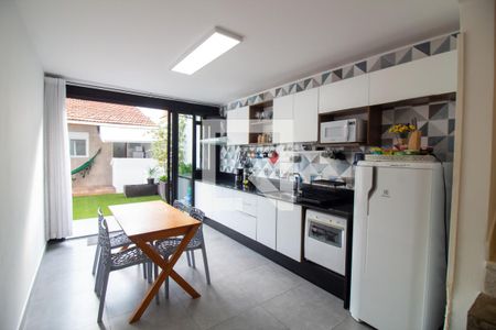 Casa à venda com 170m², 3 quartos e 1 vaga Casa à venda com 170m², 3 quartos e 1 vagaCozinha