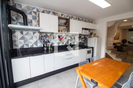 Casa à venda com 170m², 3 quartos e 1 vaga Casa à venda com 170m², 3 quartos e 1 vagaCozinha