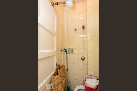 Banheiro de Serviço de apartamento para alugar com 3 quartos, 126m² em Cerqueira César, São Paulo