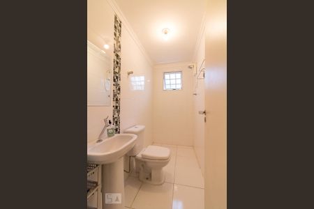 Casa à venda com 198m², 3 quartos e 2 vagasBanheiro quarto 2 suíte