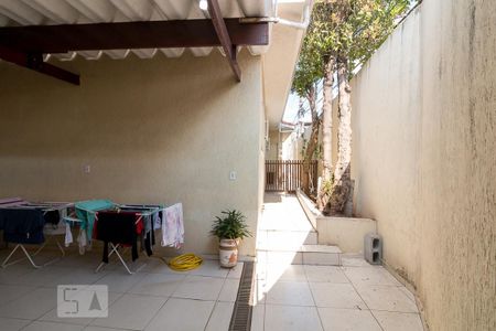 Casa à venda com 198m², 3 quartos e 2 vagasQuintal