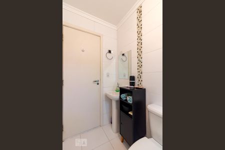 Casa à venda com 198m², 3 quartos e 2 vagasBanheiro social