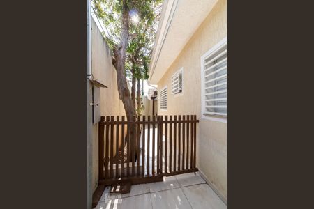 Casa à venda com 198m², 3 quartos e 2 vagasCorredor lateral externo