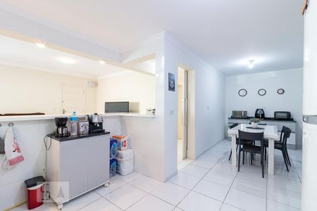 Casa à venda com 198m², 3 quartos e 2 vagasCozinha e copa