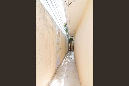 Casa à venda com 198m², 3 quartos e 2 vagasCorredor de entrada da casa