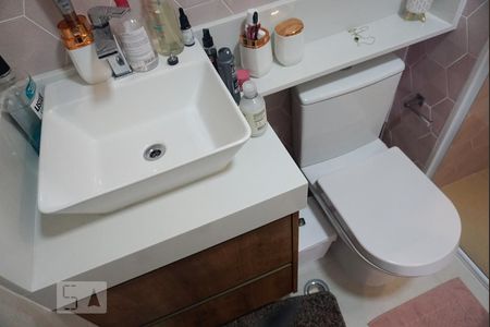 Apartamento à venda com 120m², 2 quartos e 2 vagasBanheiro da Suíte 1