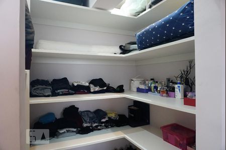 Apartamento à venda com 120m², 2 quartos e 2 vagasCloset da suíte 1