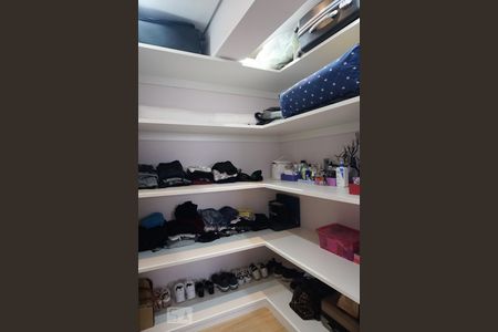Apartamento à venda com 120m², 2 quartos e 2 vagasCloset da suíte 1
