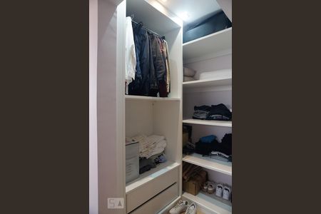 Apartamento à venda com 120m², 2 quartos e 2 vagasCloset da suíte 1