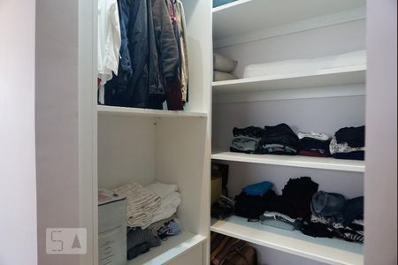 Apartamento à venda com 120m², 2 quartos e 2 vagasCloset da suíte 1