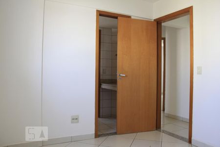 Quarto de apartamento para alugar com 3 quartos, 96m² em Residencial Eldorado, Goiânia