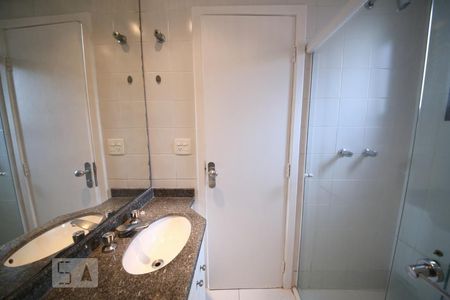 Apartamento para alugar com 85m², 3 quartos e 2 vagasBanheiro 