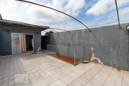Casa à venda com 140m², 3 quartos e 6 vagasVaranda