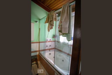 Casa à venda com 347m², 6 quartos e 3 vagassuíte 3