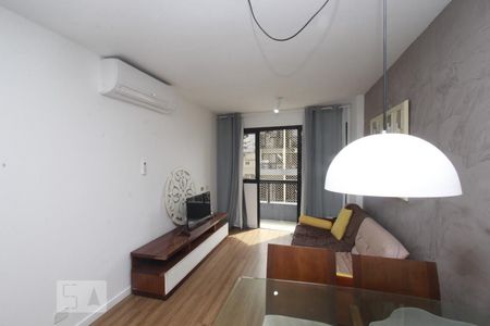 Sala de apartamento para alugar com 2 quartos, 70m² em Flamengo, Rio de Janeiro