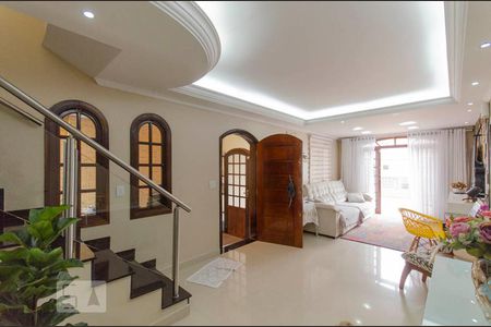 Casa à venda com 164m², 3 quartos e 2 vagasSala