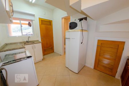 Apartamento para alugar com 100m², 2 quartos e 1 vaga Apartamento para alugar com 100m², 2 quartos e 1 vagaCozinha