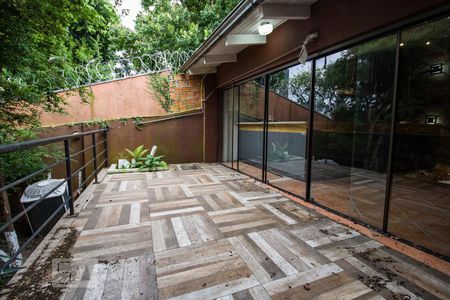 Casa à venda com 435m², 3 quartos e 6 vagas Casa à venda com 435m², 3 quartos e 6 vagasÁrea comum