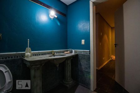 Casa à venda com 435m², 3 quartos e 6 vagas Casa à venda com 435m², 3 quartos e 6 vagasLavabo