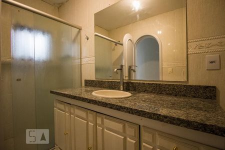 Casa à venda com 435m², 3 quartos e 6 vagas Casa à venda com 435m², 3 quartos e 6 vagasBanheiro