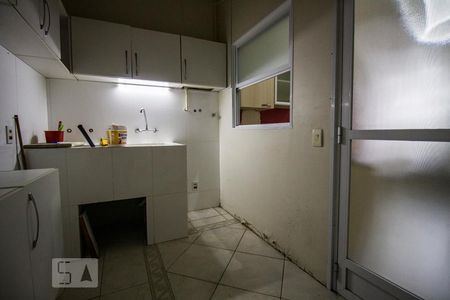 Casa à venda com 435m², 3 quartos e 6 vagas Casa à venda com 435m², 3 quartos e 6 vagasÁrea de Serviço