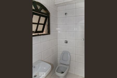 Banheiro 2 de casa para alugar com 1 quarto, 40m² em Jardim Triana, São Paulo
