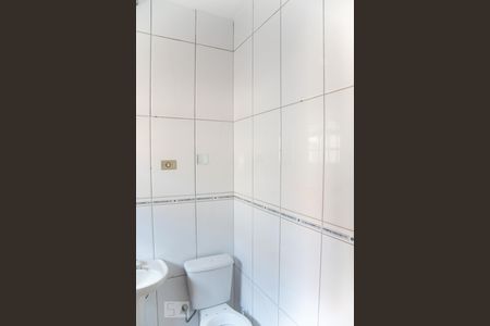 Banheiro da Suite de casa para alugar com 1 quarto, 40m² em Jardim Triana, São Paulo