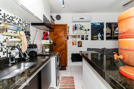Casa de condomínio à venda com 38m², 1 quarto e 1 vaga Casa de condomínio à venda com 38m², 1 quarto e 1 vagaCozinha