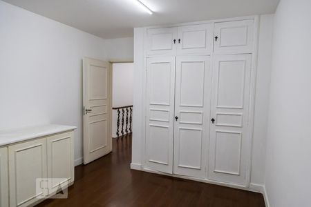 Casa à venda com 304m², 6 quartos e 4 vagasQuarto 2