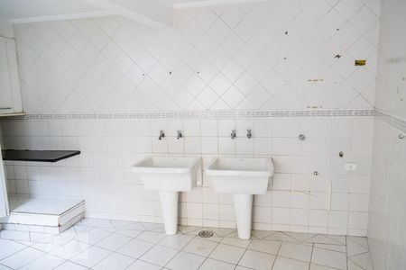 Casa à venda com 304m², 6 quartos e 4 vagasLavanderia