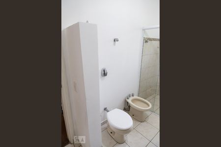 Casa à venda com 304m², 6 quartos e 4 vagasBanheiro Social