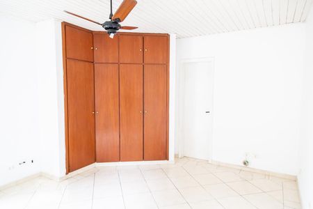 Casa à venda com 304m², 6 quartos e 4 vagasQuarto Empregada 1