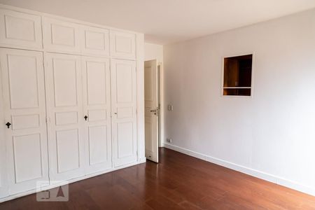 Casa à venda com 304m², 6 quartos e 4 vagasSuite 2