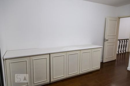 Casa à venda com 304m², 6 quartos e 4 vagasQuarto 2