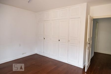 Casa à venda com 304m², 6 quartos e 4 vagasSuite 2