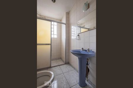Banheiro de kitnet/studio para alugar com 1 quarto, 39m² em Sumarezinho, São Paulo