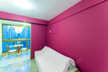 Apartamento à venda com 77m², 1 quarto e 1 vagaSala