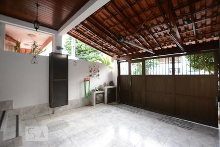 Casa à venda com 136m², 3 quartos e 2 vagasGaragem