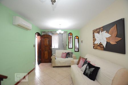Sala de casa à venda com 3 quartos, 136m² em Irajá, Rio de Janeiro