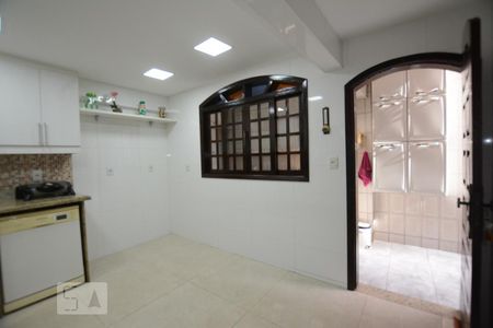 Casa à venda com 136m², 3 quartos e 2 vagasCozinha